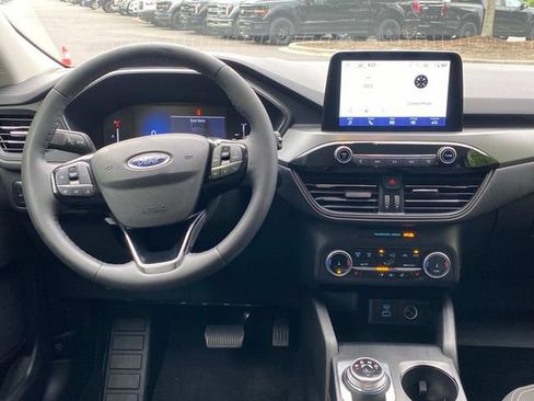 Used 2023 Ford Escape Active AWD/4WD image 8