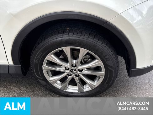 Used 2017 Toyota RAV4 Limited image 15