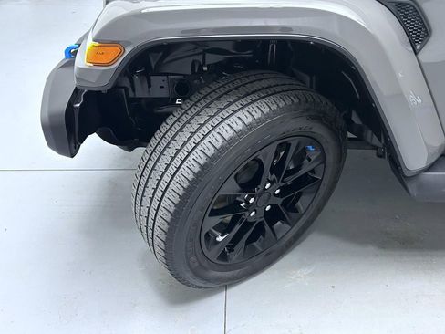 Used 2022 Jeep Wrangler Unlimited Sahara w/ Cold Weather Group image 23