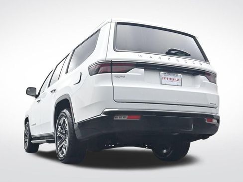 Used 2024 Jeep Wagoneer Series II w/ Flexible Seating Group RWD image 28