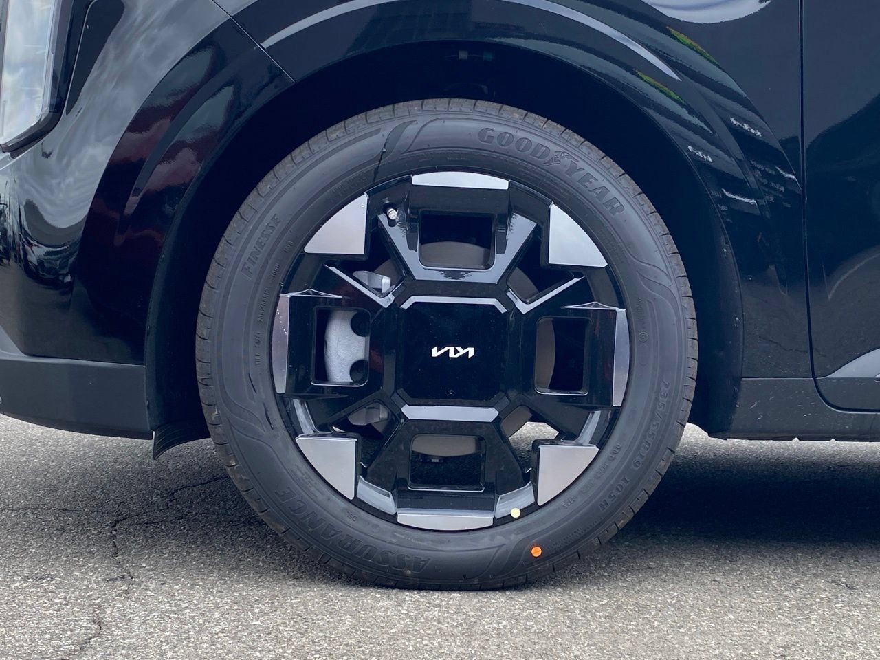 New 2026 Kia Carnival EX FWD image 11