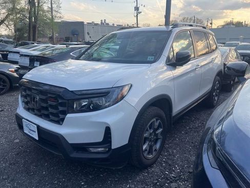 Used 2023 Honda Passport TrailSport image 3