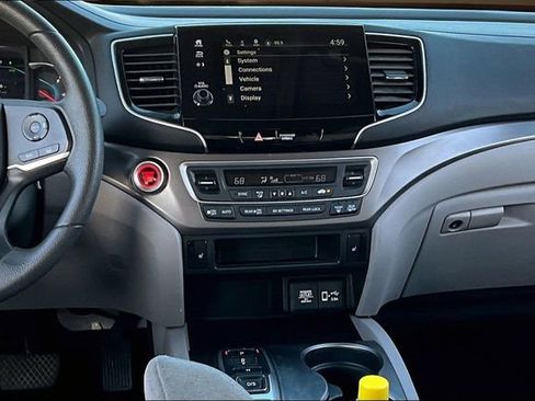 Used 2021 Honda Pilot EX image 6