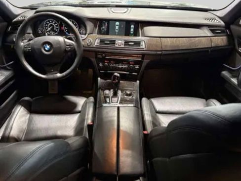 Used 2012 BMW 750Li xDrive image 2