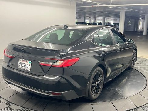 Used 2026 Toyota Camry SE FWD image 5