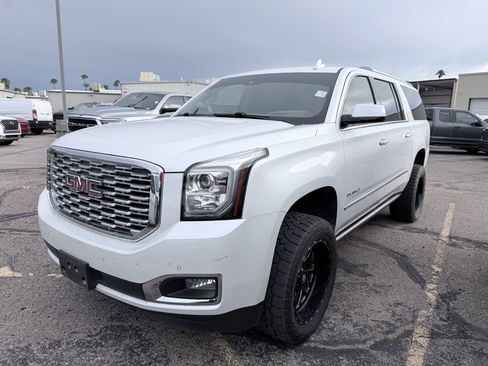Used 2019 GMC Yukon XL Denali w/ Open Road Package AWD/4WD image 2