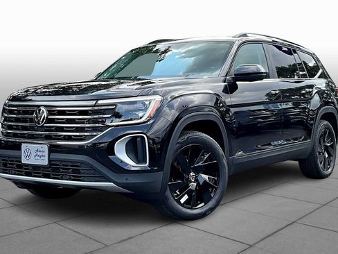New 2026 Volkswagen Atlas SE FWD image 1