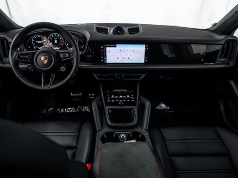 Used 2026 Porsche Cayenne GTS AWD/4WD image 12