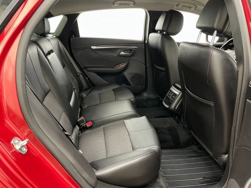 Used 2014 Chevrolet Impala LT w/ Convenience Package image 38