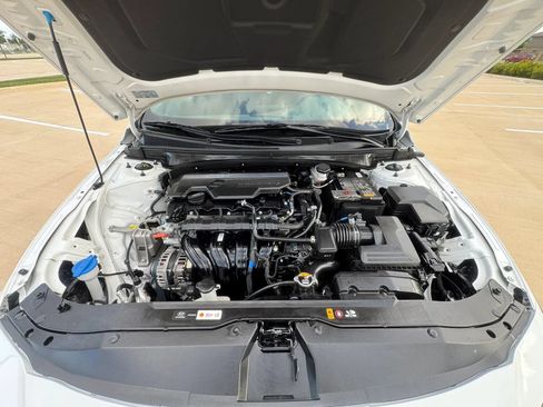 Used 2024 Hyundai Elantra SEL FWD image 54