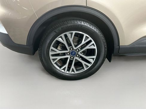 Used 2021 Ford Escape SEL w/ Technology Package FWD image 11