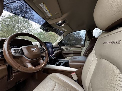 Used 2019 RAM 1500 Laramie image 12