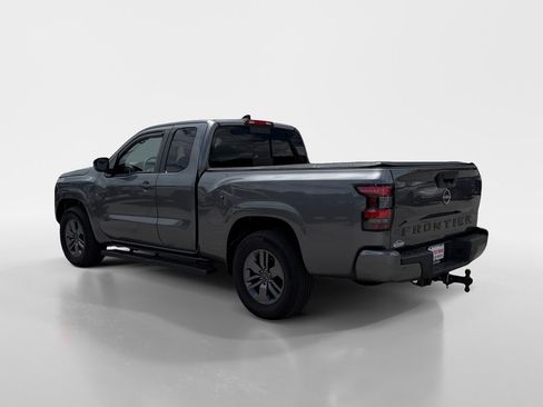 Used 2025 Nissan Frontier SV RWD image 3
