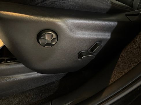 Used 2022 Dodge Durango GT image 13