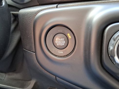 Used 2021 Jeep Wrangler Unlimited Sahara image 25