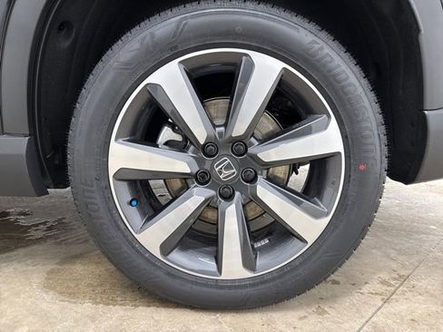 New 2025 Honda Pilot Touring image 10