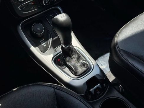 Used 2019 Jeep Compass High Altitude AWD/4WD image 18