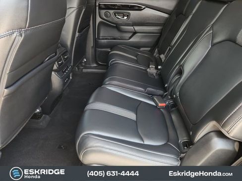 Certified 2025 Honda Pilot Touring image 32