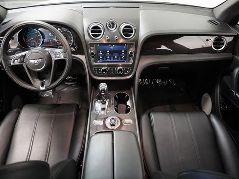 Used 2019 Bentley Bentayga image 13