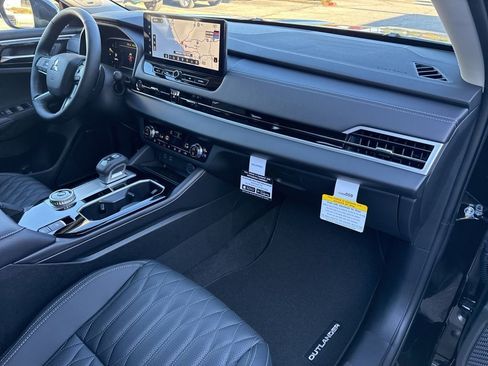 New 2026 Mitsubishi Outlander SEL image 22