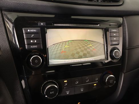 Used 2020 Nissan Rogue S AWD/4WD image 6