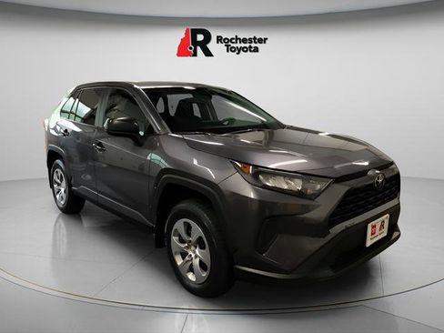 Used 2022 Toyota RAV4 LE AWD/4WD image 1