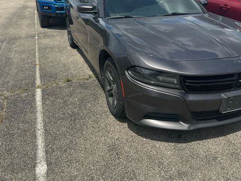 Used 2019 Dodge Charger SXT RWD image 5