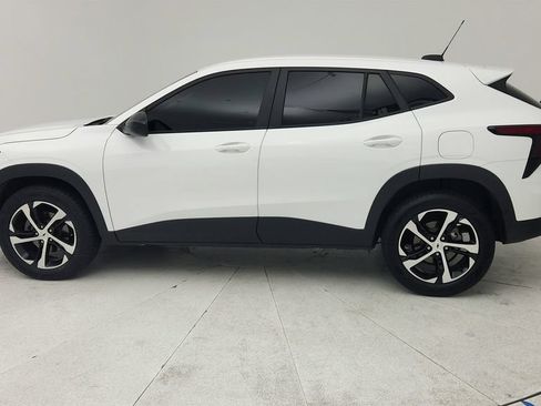 Certified 2024 Chevrolet Trax RS FWD image 4