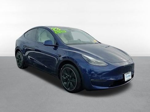Used 2022 Tesla Model Y Long Range image 3