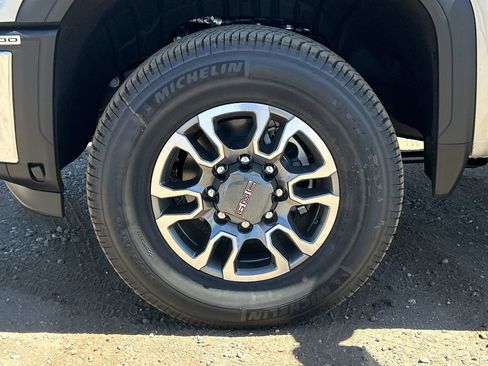 New 2026 GMC Sierra 2500 SLT AWD/4WD image 32