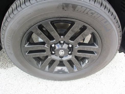 Used 2019 Toyota 4Runner Limited AWD/4WD image 5