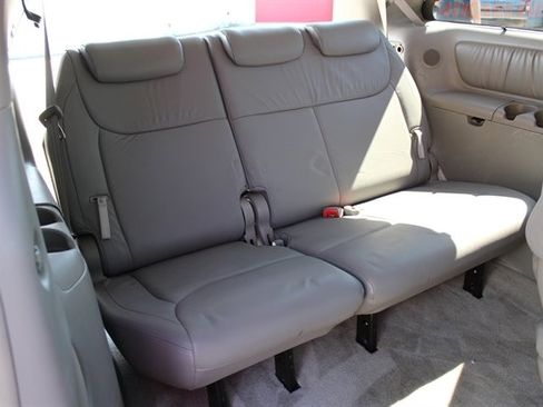 Used 2005 Toyota Sienna XLE AWD/4WD image 36