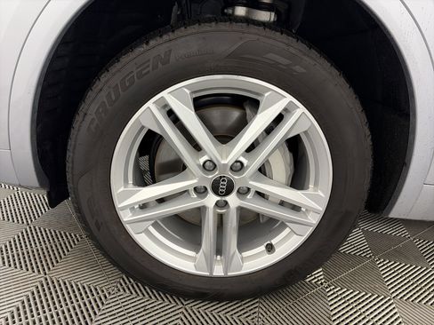 Used 2023 Audi Q5 e Premium Plus w/ Premium Plus Package image 13