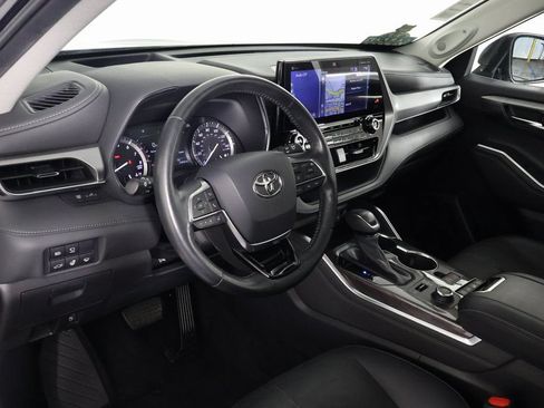 Used 2021 Toyota Highlander Platinum AWD/4WD image 7