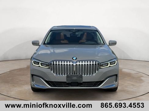 Used 2022 BMW 740i w/ Premium Package image 8