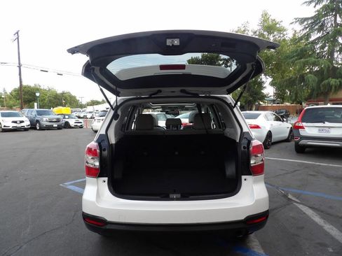 Used 2014 Subaru Forester 2.5i Touring AWD/4WD image 12
