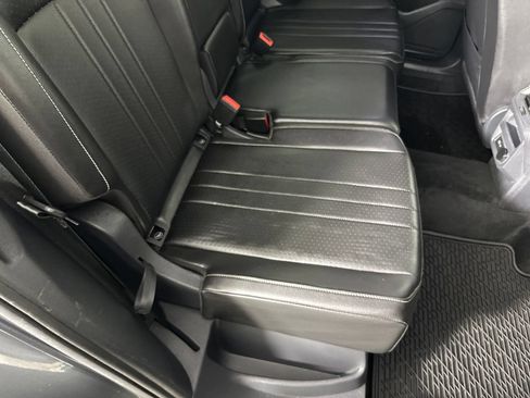Used 2024 Volkswagen Tiguan SE w/ Panoramic Sunroof Package AWD/4WD image 32