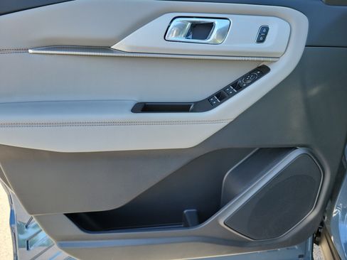 New 2026 Ford Explorer Active w/ Active Comfort Package RWD image 13
