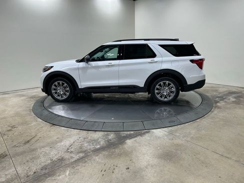 New 2026 Ford Explorer Active w/ Active Comfort Package image 8