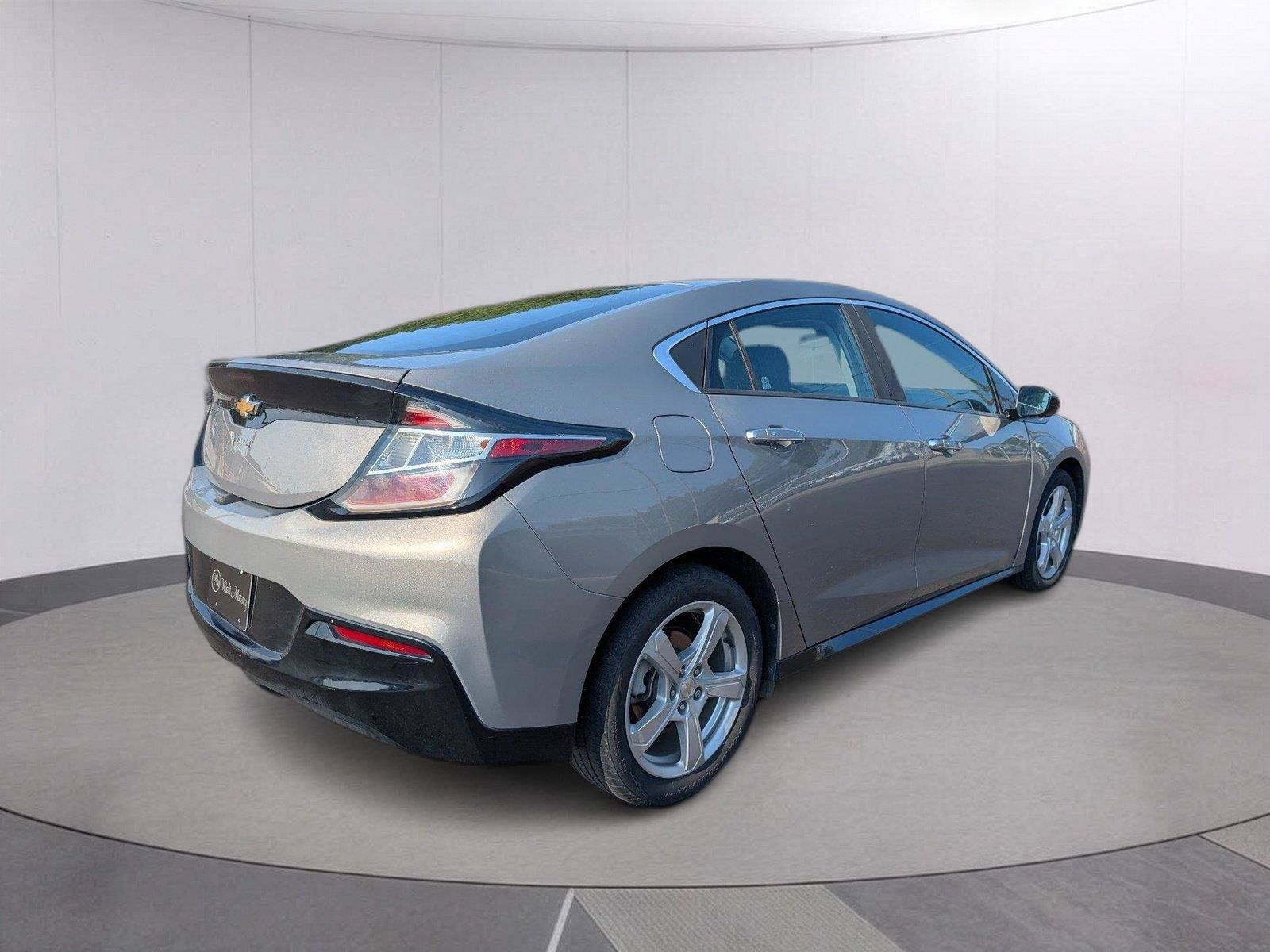 Used 2017 Chevrolet Volt LT FWD image 7