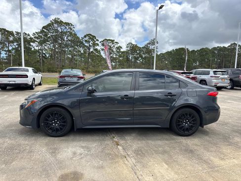 Used 2023 Toyota Corolla LE image 6