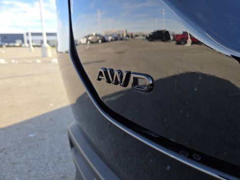 Used 2025 Honda Pilot Sport image 9