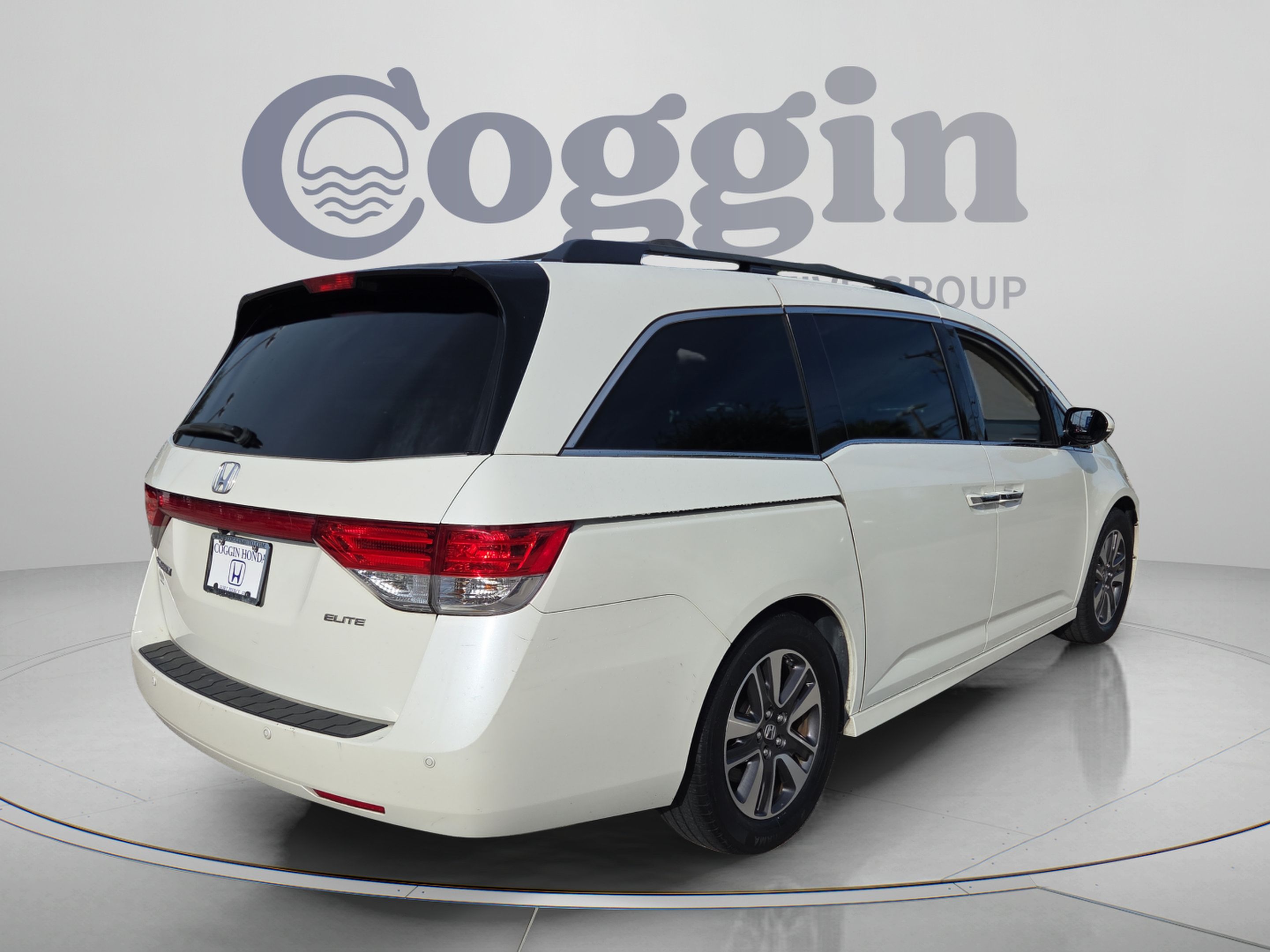 Used 2016 Honda Odyssey Touring Elite image 5
