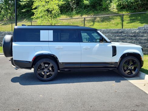 New 2025 Land Rover Defender 130 V8 image 11