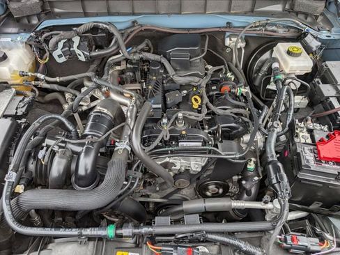 Used 2023 Ford Bronco Badlands image 28