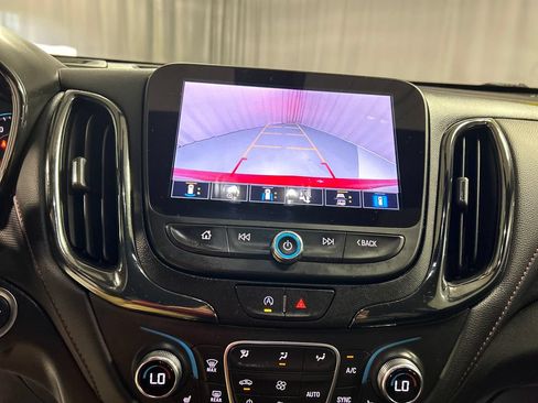 Used 2022 Chevrolet Equinox RS w/ RS Leather Package FWD image 18