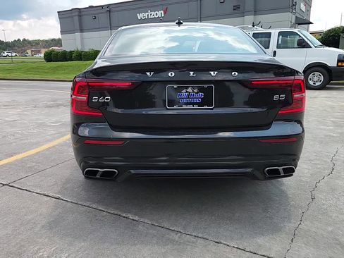 Used 2022 Volvo S60 B5 R-Design w/ Advanced Package image 9