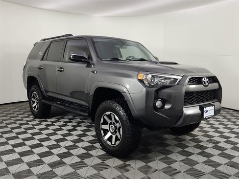 Used 2019 Toyota 4Runner TRD Off-Road image 6