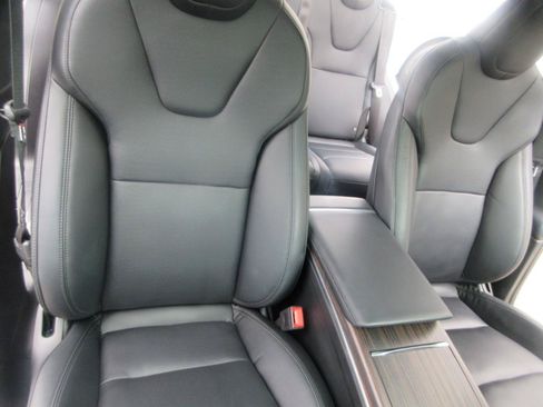 Used 2022 Tesla Model X AWD/4WD image 31