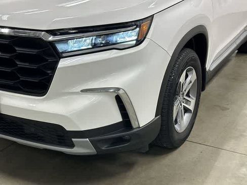 Used 2025 Honda Pilot EX-L image 30